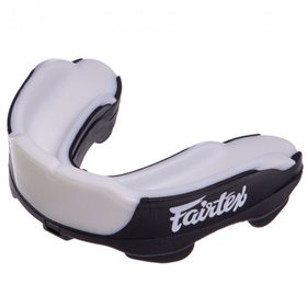 Капа боксерська однощелепна FAIRTEX MG3 чорна